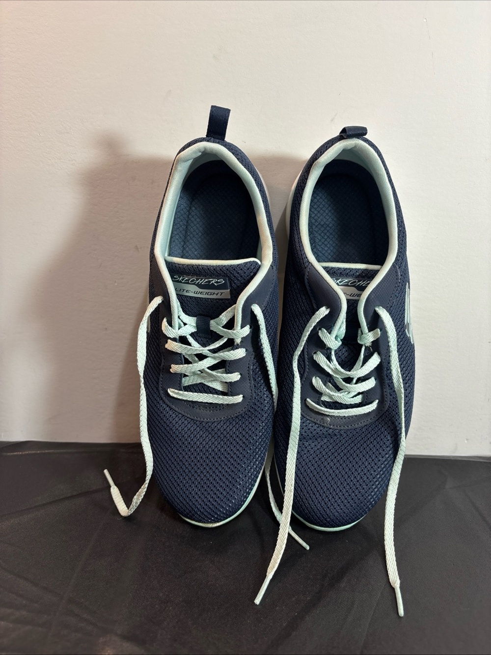 Skechers Lite Weight Women’s Navy Lightweight Athletic Sneakers. 9/23